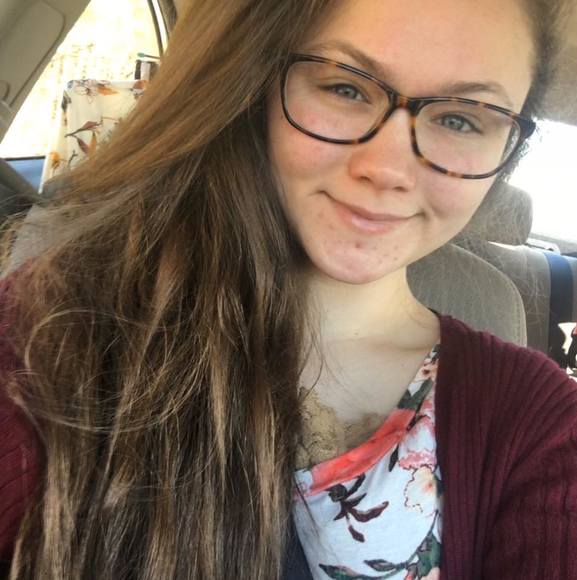 Meet your Posher, Alexis - Picture 1 of 1